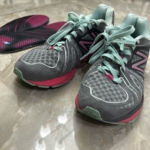 New Balance Women's Gray and Pink Running Shoes